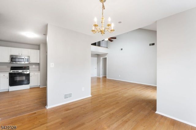 32 Pasture Ct, Roxbury Twp., NJ 07852