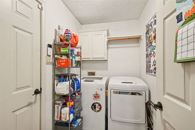 6056 Hillglen Drive, Watauga, TX 76148