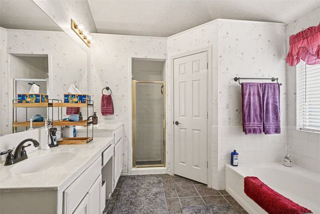 6056 Hillglen Drive, Watauga, TX 76148