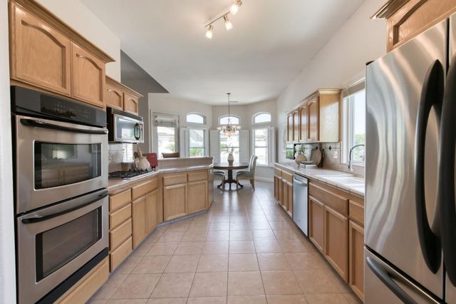 2665 Cypress Avenue, Clovis, CA 93611