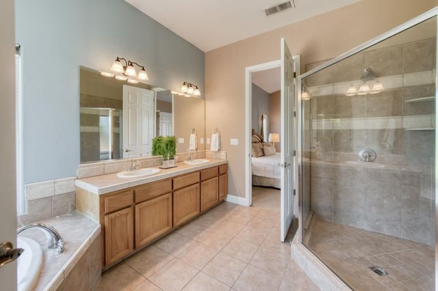 2665 Cypress Avenue, Clovis, CA 93611