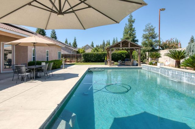 2665 Cypress Avenue, Clovis, CA 93611