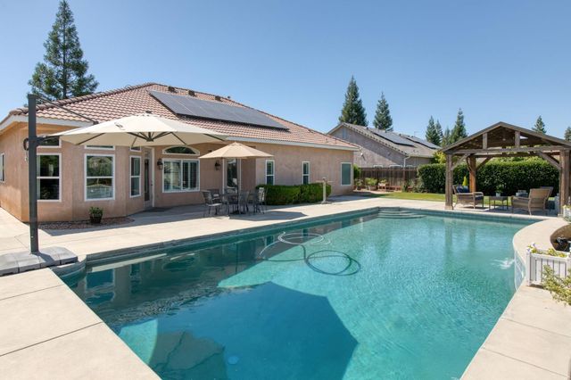 2665 Cypress Avenue, Clovis, CA 93611