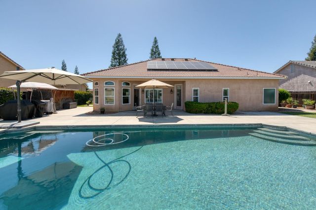 2665 Cypress Avenue, Clovis, CA 93611