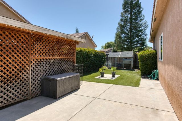 2665 Cypress Avenue, Clovis, CA 93611
