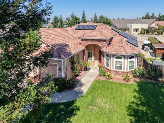 2665 Cypress Avenue, Clovis, CA 93611