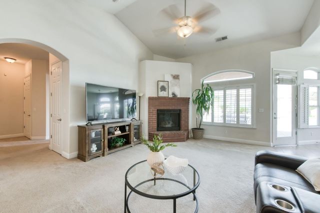 2665 Cypress Avenue, Clovis, CA 93611