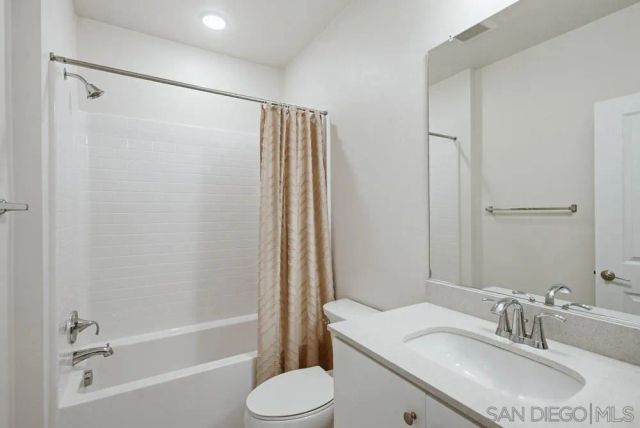 845 Blackstone Dr, San Marcos, CA 92078