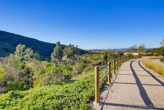 845 Blackstone Dr, San Marcos, CA 92078