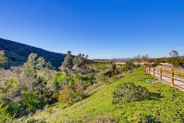 845 Blackstone Dr, San Marcos, CA 92078