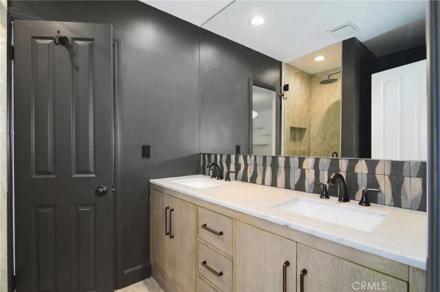 130 Dapplegray Road, Bell Canyon, CA 91307