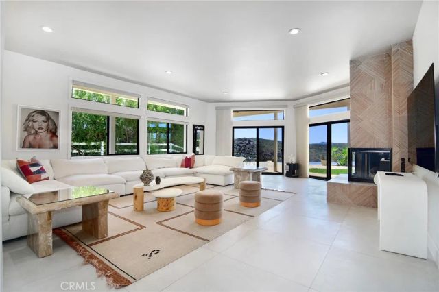 130 Dapplegray Road, Bell Canyon, CA 91307