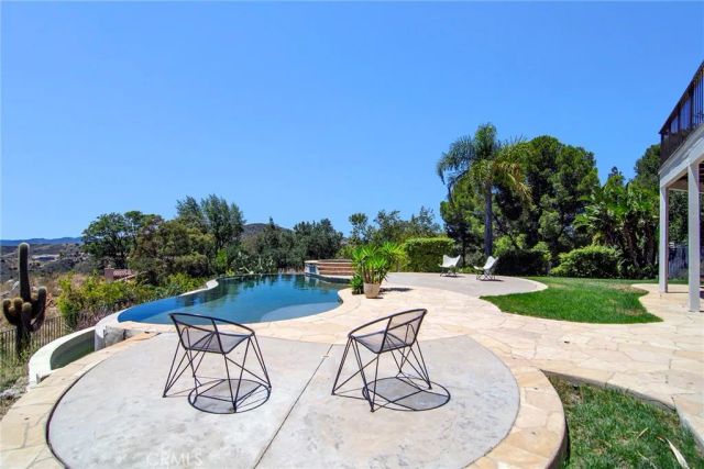 130 Dapplegray Road, Bell Canyon, CA 91307