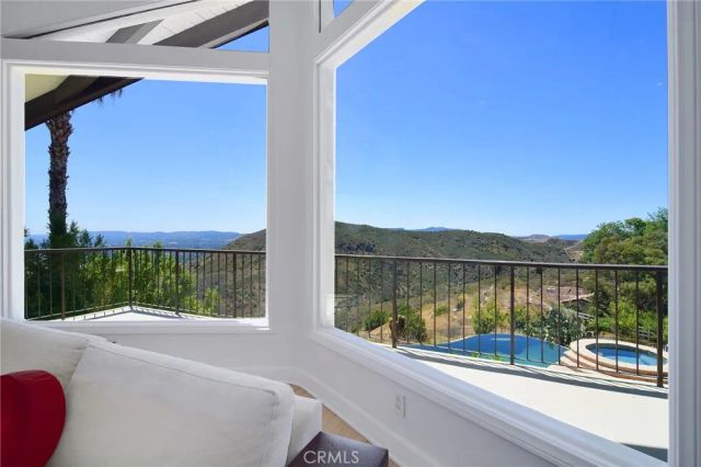 130 Dapplegray Road, Bell Canyon, CA 91307