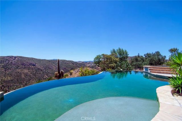 130 Dapplegray Road, Bell Canyon, CA 91307