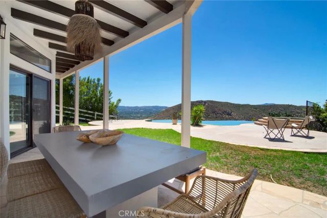 130 Dapplegray Road, Bell Canyon, CA 91307