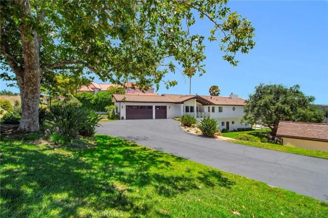 130 Dapplegray Road, Bell Canyon, CA 91307