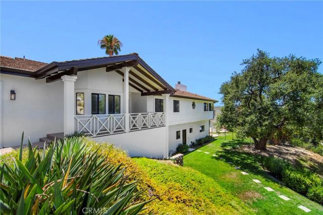 130 Dapplegray Road, Bell Canyon, CA 91307
