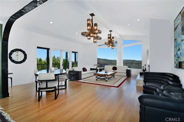 130 Dapplegray Road, Bell Canyon, CA 91307