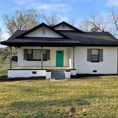 101 3RD Street, Barnesville, GA 30204