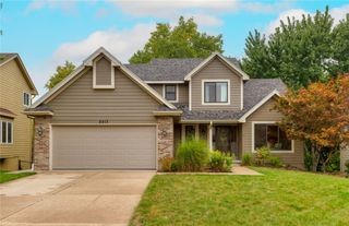 8913 Highland Oaks Drive, Johnston, IA 50131