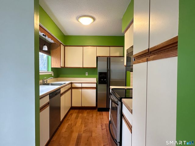 72 Staffordshire Commons Drive 72, Wallingford, CT 06492