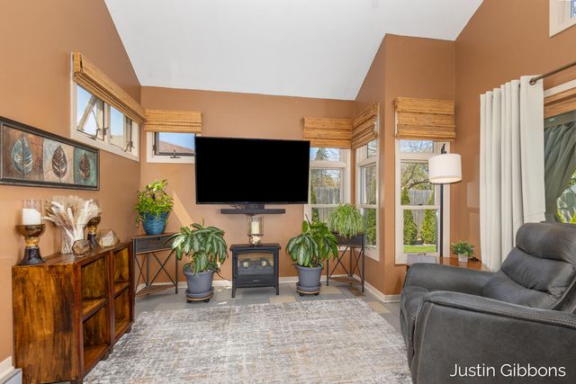 243 W 25th Street, Holland, MI 49423