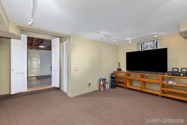 243 W 25th Street, Holland, MI 49423