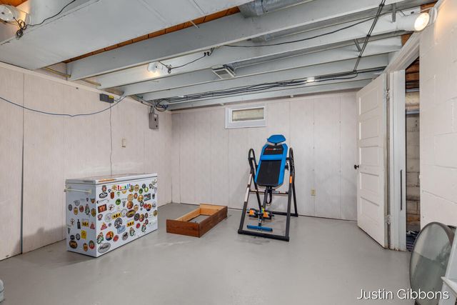 243 W 25th Street, Holland, MI 49423
