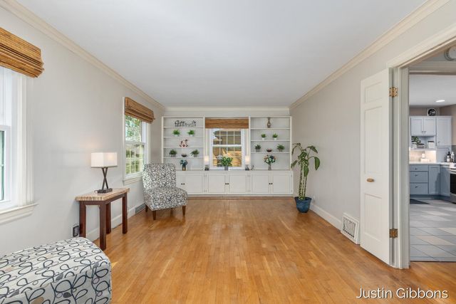243 W 25th Street, Holland, MI 49423