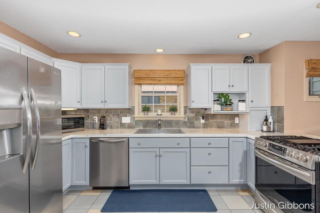 243 W 25th Street, Holland, MI 49423