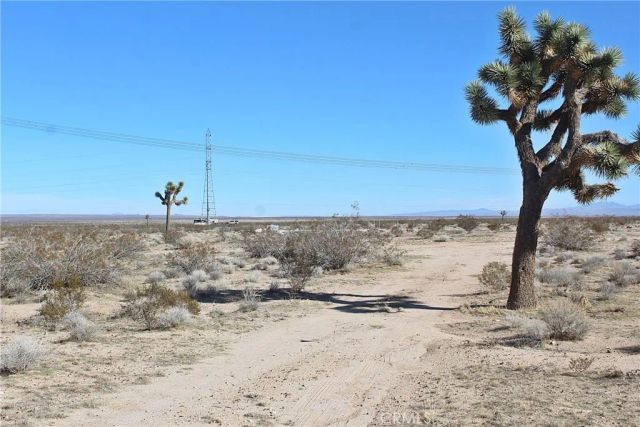 8190 Darter, Adelanto, CA 92301