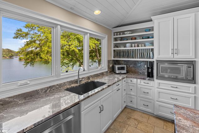 5 Lighthouse Court, Salem, SC 29676
