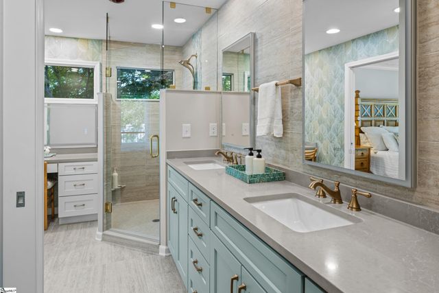 5 Lighthouse Court, Salem, SC 29676