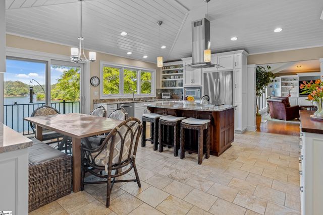 5 Lighthouse Court, Salem, SC 29676