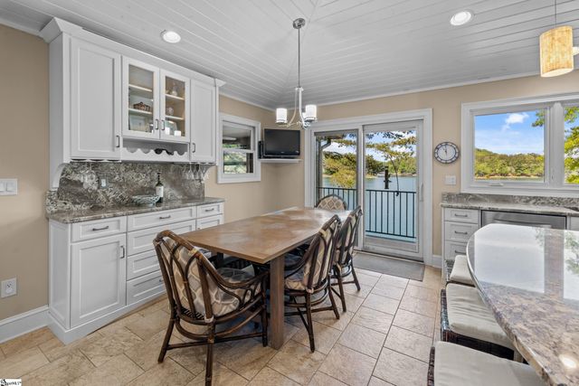 5 Lighthouse Court, Salem, SC 29676