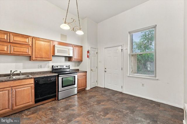 1530 N 18TH ST, Philadelphia, PA 19121