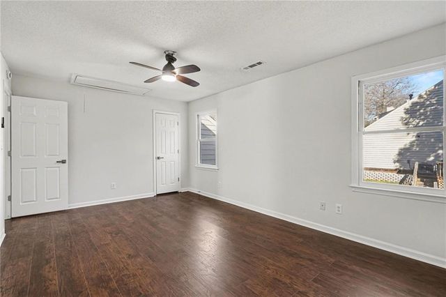 1230 Poplar Pointe SE, Smyrna, GA 30082