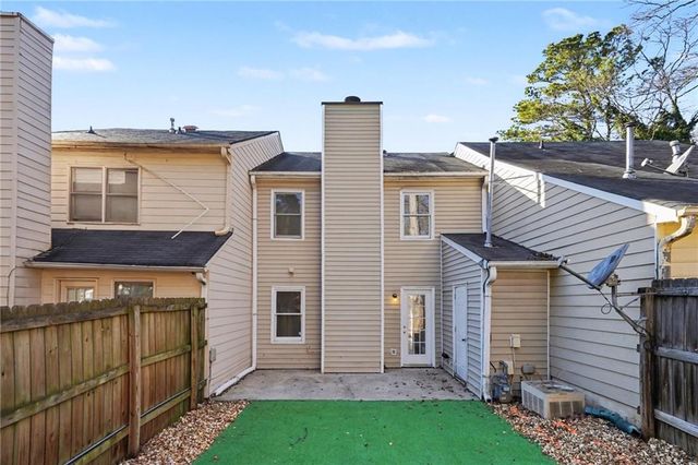 1230 Poplar Pointe SE, Smyrna, GA 30082