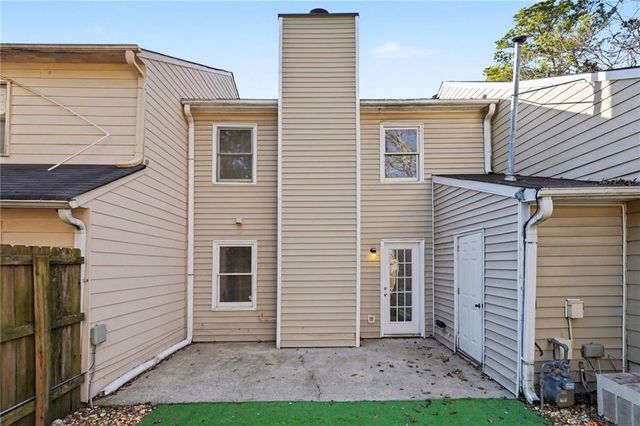 1230 Poplar Pointe SE, Smyrna, GA 30082