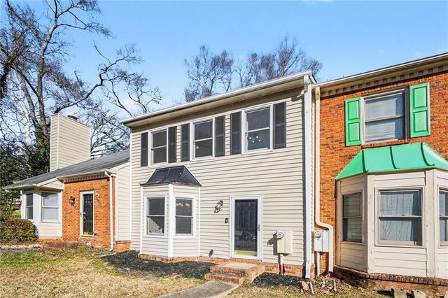 1230 Poplar Pointe SE, Smyrna, GA 30082