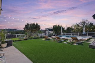 17600 Lake Shore DR, Dripping Springs, TX 78620