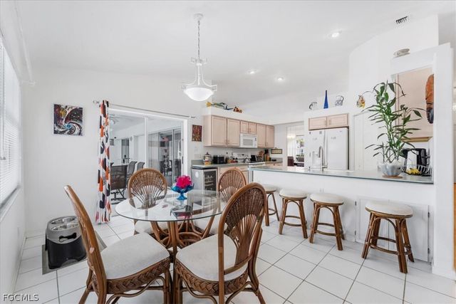 2516 SW 52nd TER, Cape Coral, FL 33914