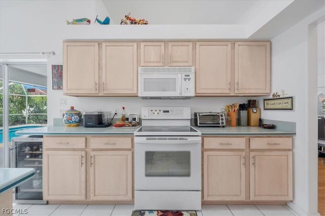 2516 SW 52nd TER, Cape Coral, FL 33914