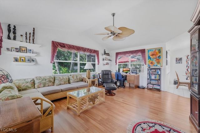 2516 SW 52nd TER, Cape Coral, FL 33914