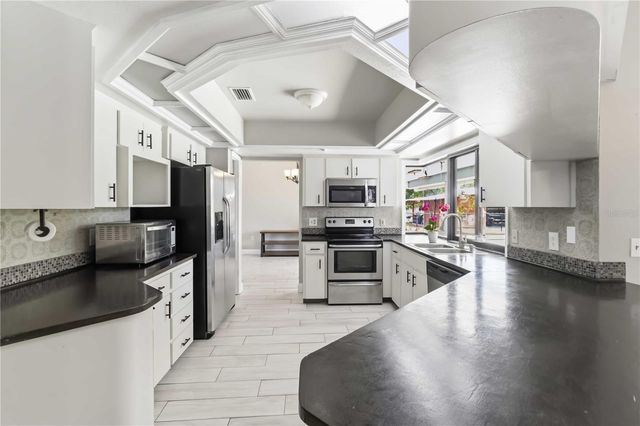 5160 DRANE FIELD ROAD, Lakeland, FL 33811