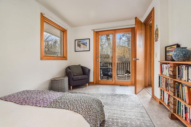 120 E Beachview Avenue, Beverly Shores, IN 46301