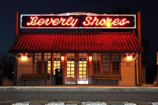 120 E Beachview Avenue, Beverly Shores, IN 46301