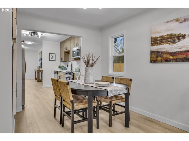 1217 Se 151ST Ave, Portland, OR 97233