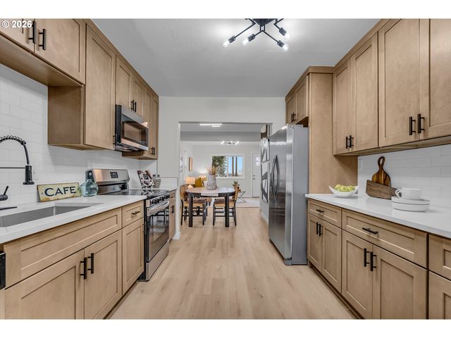 1217 Se 151ST Ave, Portland, OR 97233